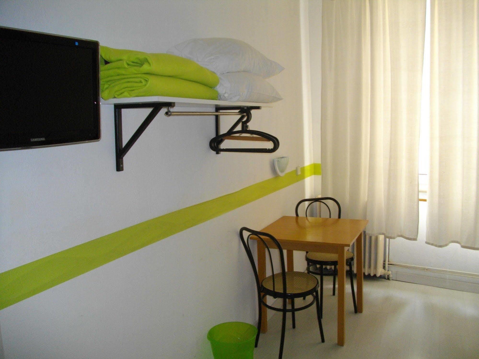 Hôtel Central Carcassonne Buitenkant foto